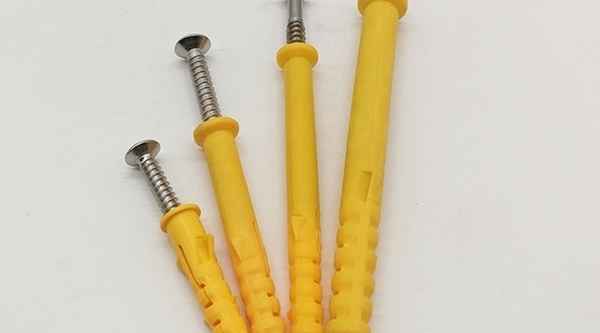 प्रसंस्करण छोटे पीले क्रोकर प्लास्टिक विस्तार ट्यूब विस्तार पेंच स्टेनलेस स्टील स्व-टैपिंग पेंच रबर प्लग विस्तार प्लग 3/4